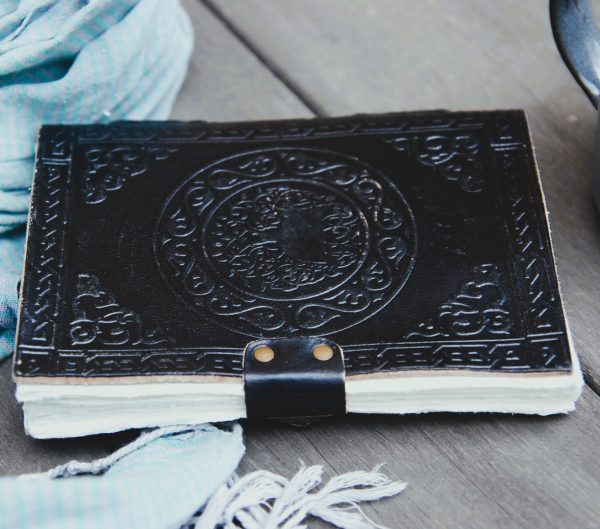 livre-cuir-noir-dos Carnet en cuir