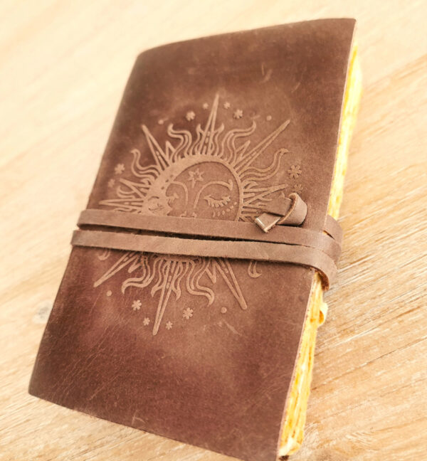 Journal thérapie en cuir (soleil-lune)