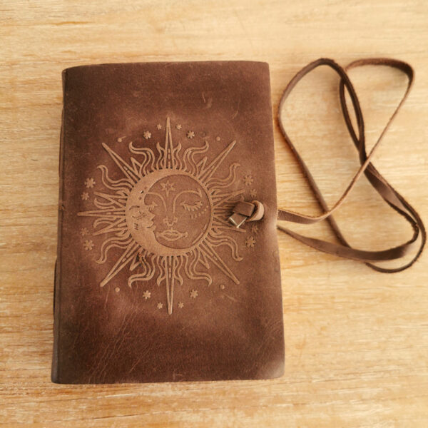 Journal thérapie en cuir (soleil-lune)