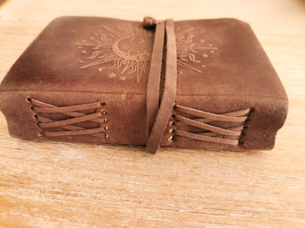 Journal thérapie en cuir (soleil-lune)